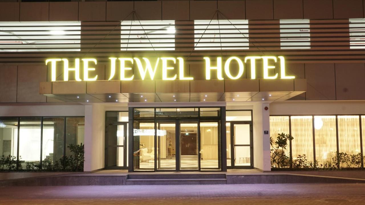 Sunday Luxury Downtown Adliya Formerly Jewel Hotel Manama Exterior photo